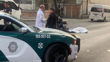 Muere motociclista al derrapar su moto en la alcaldía Iztacalco