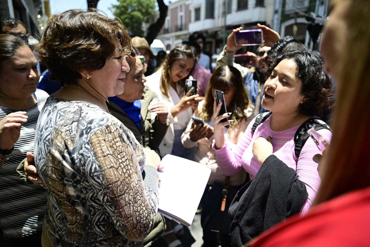 Delfina Gómez sostiene acercamiento con mexiquenses en Toluca. Imagen: GEM