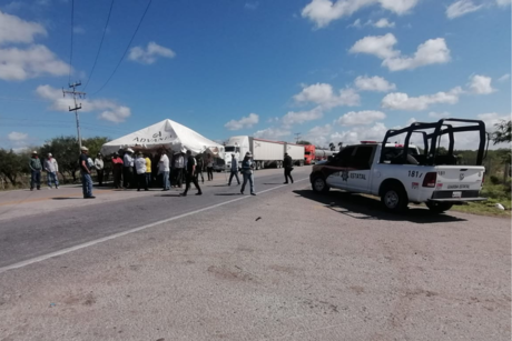 Agricultores de Tamaulipas vuelven a bloquear la carretera