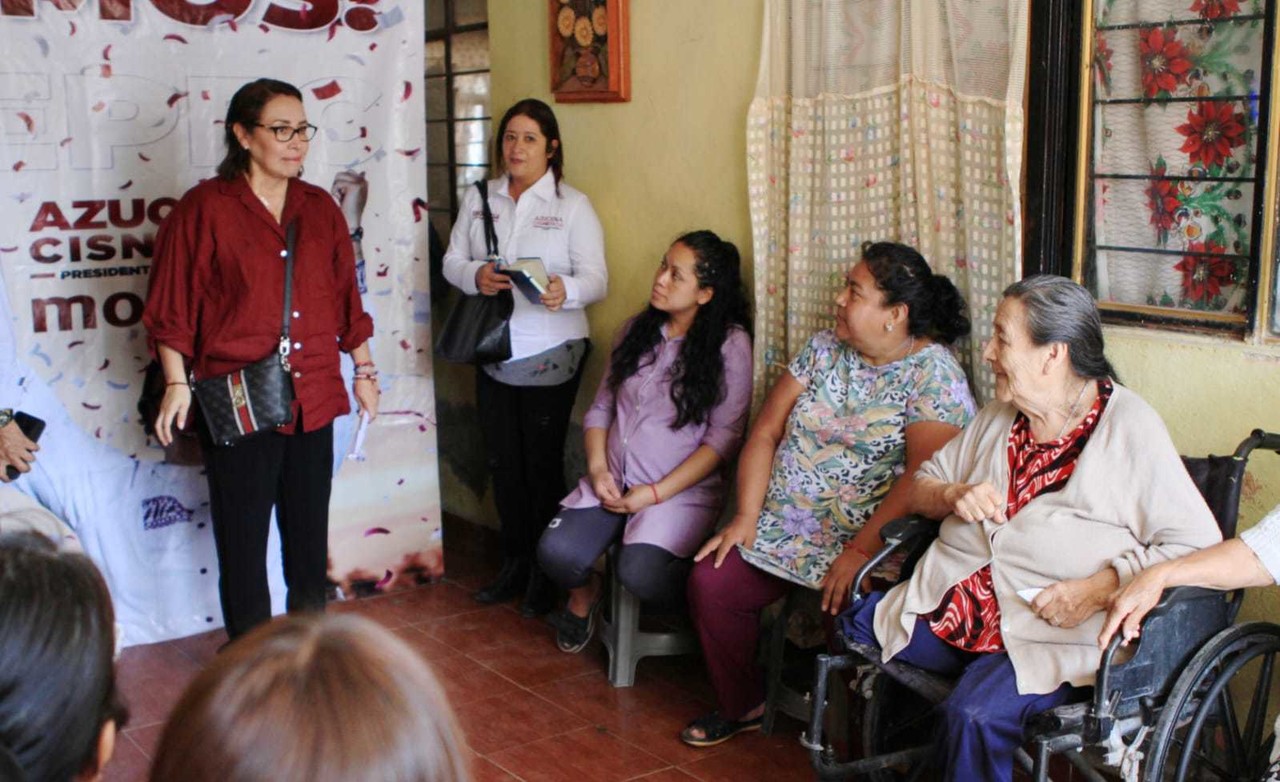 Azucena Cisneros Coss inició una gira de agradecimiento en Ciudad Cuauhtémoc. Imagen: @azucenacisneros