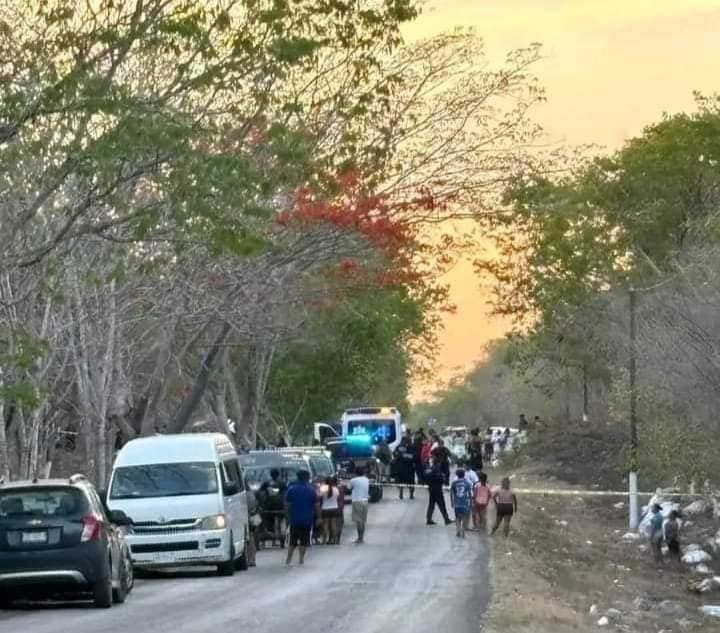 Un mortal accidente se registró la tarde de ayer en la vía Teabo-Chumayel  que dejó un saldo de tres muertos.- Foto de redes sociales
