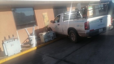VIDEO: “Fantasma” conduce camioneta de la CFE en Durango