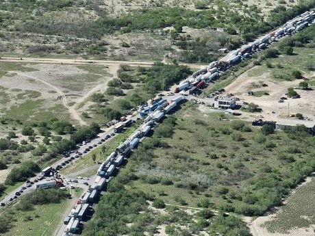 Continúa el bloqueo de la carretera Victoria - Matamoros
