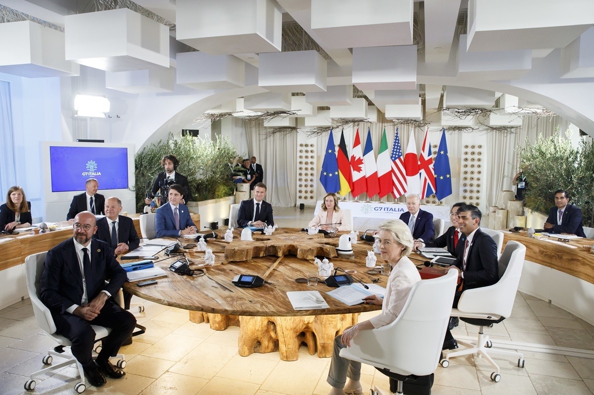 En la imagen una sesión de trabajo de líderes del G7 en Borgo Egnazia, Italia. Foto: X @G7