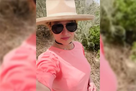¡Britney Spears lo hace de nuevo! La cantante monta a caballo en Los Cabos