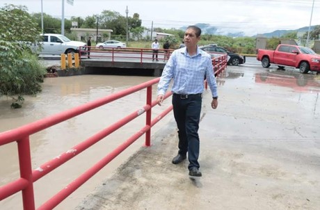 Intensifica Francisco Treviño limpieza tras lluvias en Juárez
