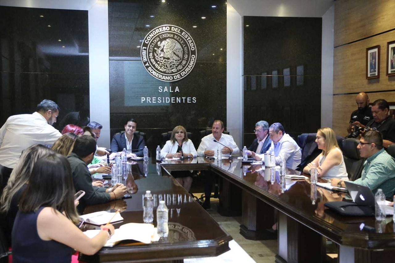 Diputados se reunieron con empresarios para revisión de la Ley de Proveeduría. Foto: Cortesía.