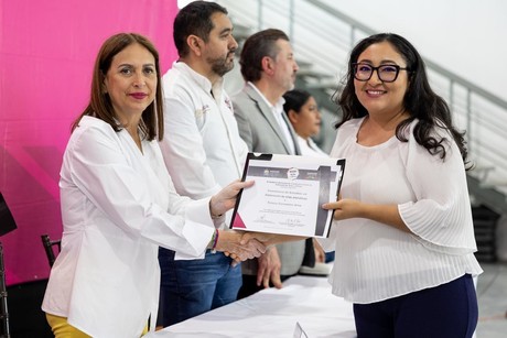 Cristina Díaz apoya emprendimientos en Guadalupe, Nuevo León