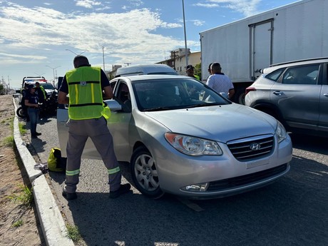 Evita multas, conoce el nivel de polarizado en autos permitido en La Paz