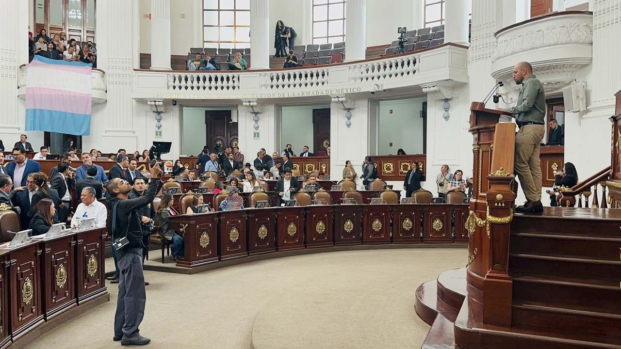 El Congreso marcó historia con distintos funcionarios que votaron a favor de la Ley Paola Buenrostro. Foto: @TemistoclesVR