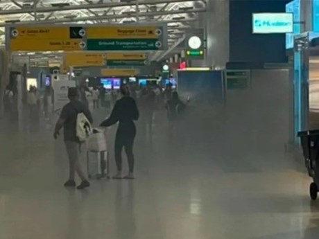 Incendio causa desalojo en aeropuerto de Nueva York