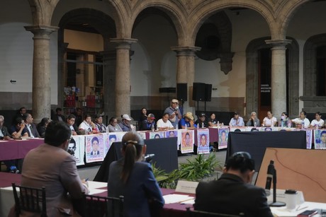 Caso Ayotzinapa: Claudia Sheinbaum reitera que no habrá carpetazo