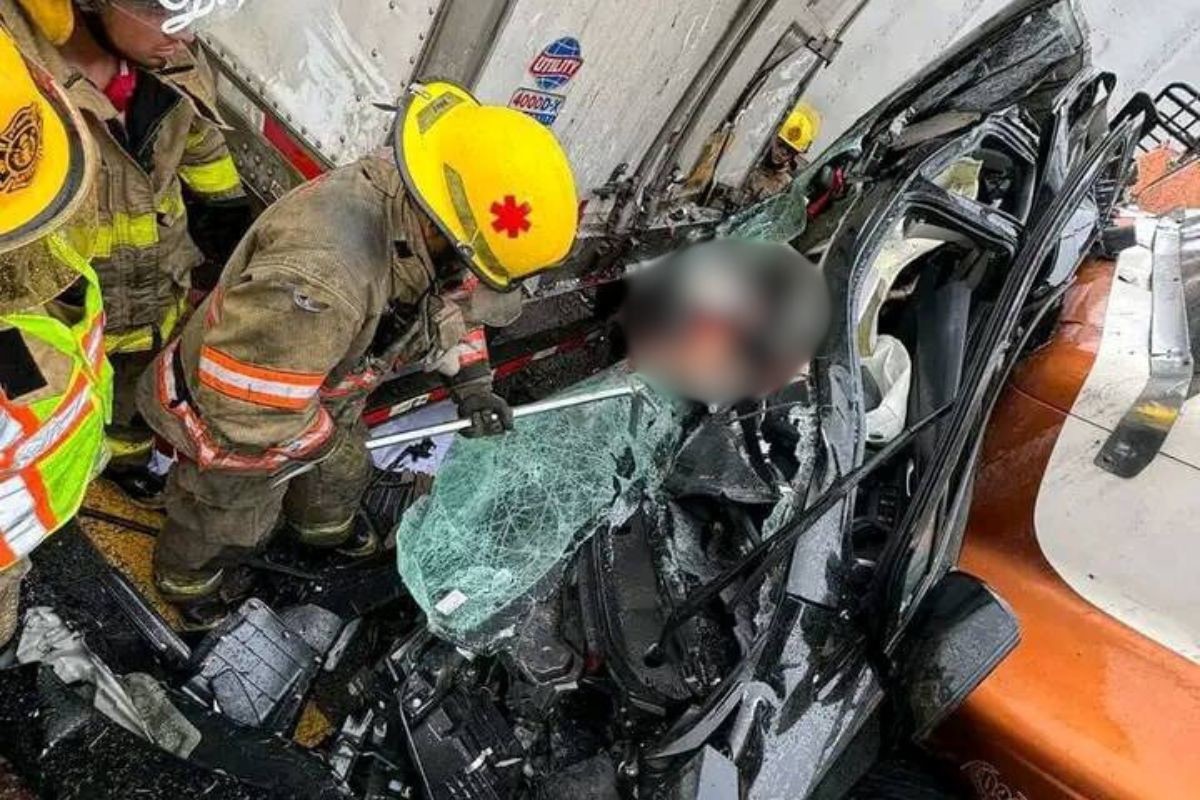 Rescatista en zona de accidente. Foto: Redes Sociales