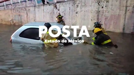 Rescatan a hombre atrapado en inundaciones en Tecámac (VIDEO)