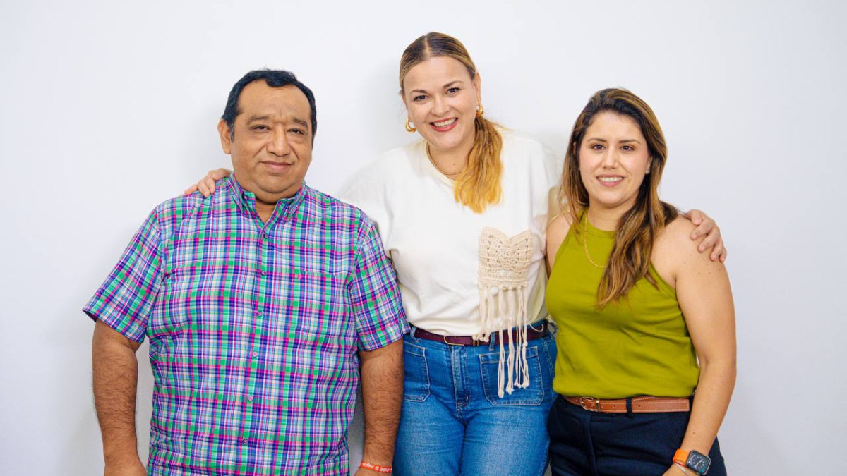 Cecilia Patrón con regidores de Movimiento Ciudadano Foto: Cortesía