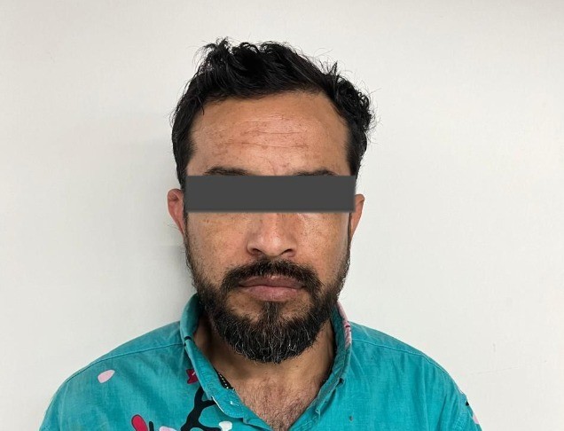 Omar 'N' tras haber sido detenido por el delito de homicidio calificado. Foto: Fiscalía General de Justicia de Nuevo León.