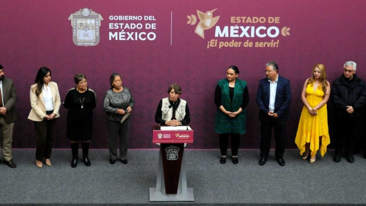 La gobernadora Delfina Gómez dijo que el ahorro de más de 154 mdp es porque se aplica la ley de que nadie gana más que el presidente de México. Foto: Gob. de Edomex