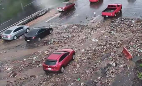 Caos en Indios Verdes por tormenta, suspenden transporte