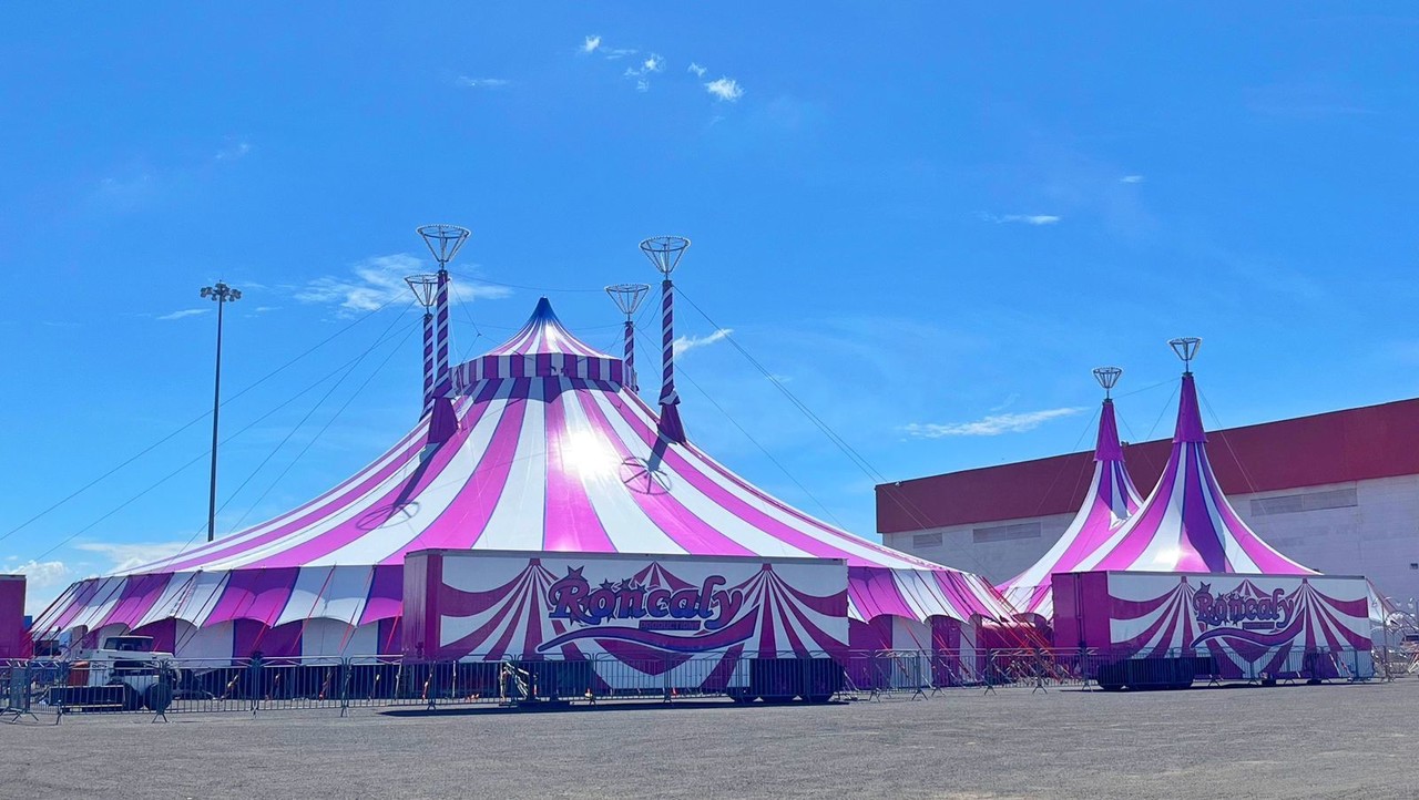 Circo gratis al interior de la FENADU. Foto: Cortesía.