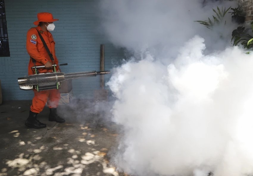 Muere otro niño por dengue en El Salvador que sigue en alerta roja. (AP Foto/Salvador Meléndez, Archivo)