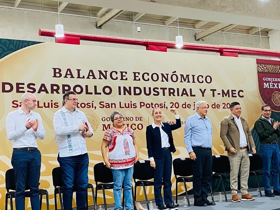 Claudia Sheinbaum y Marcelo Ebrard acompañaron al presidente López Obrador a San Luis Potosí donde habló del balance económico de su gobierno. Foto: Claudia Sheinbaum