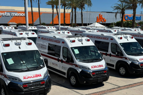 BCS recibe 25 ambulancias de última generación y más de 690 apoyos