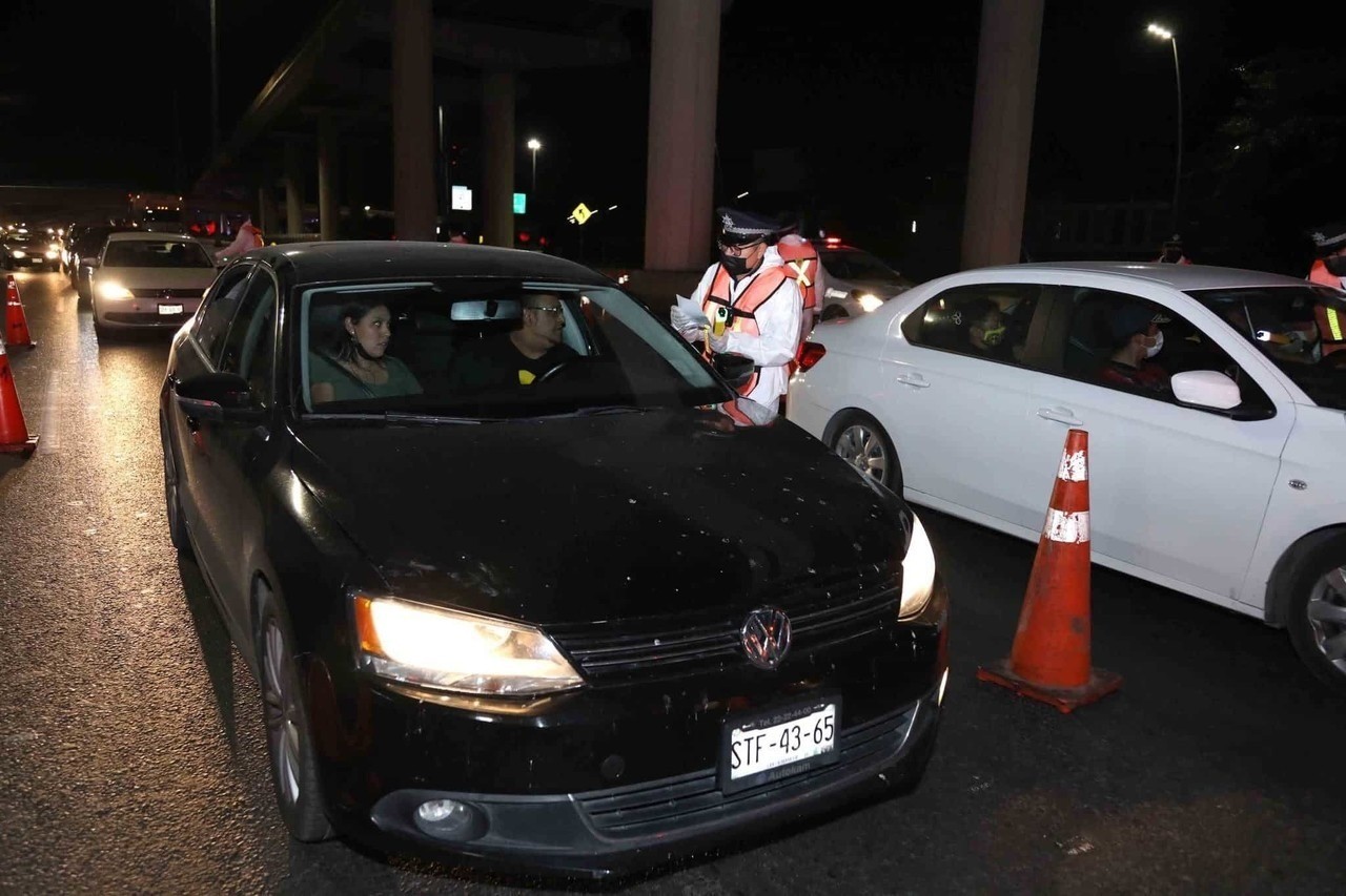 Un operativo anti alcohol en el centro de Monterrey. Foto: Archivo/POSTA MX.