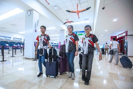 Jóvenes yucatecos viajan a la India para competencia de Matemáticas