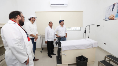 Mauricio Vila entrega trabajos de remodelación del Centro de Salud de Maní