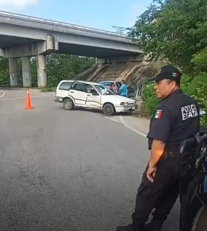 Un vehículo tipo Tsubame fue el que se llevó la peor parte en un accidente ocurrido cerca de la comisaría de Popolá.- Foto de redes sociales