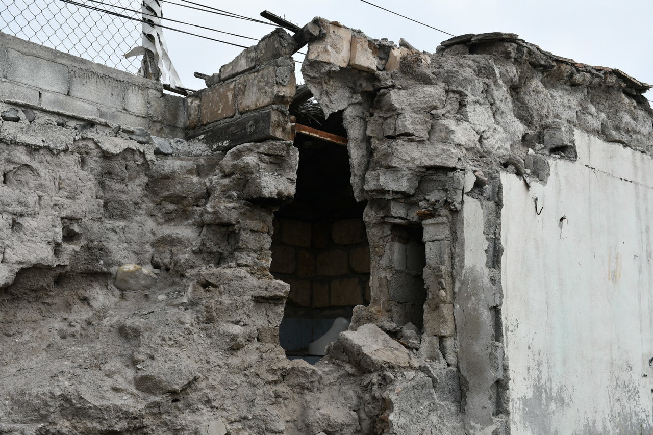 Derrumbe de casas de adobe en Saltillo. Foto de redes.