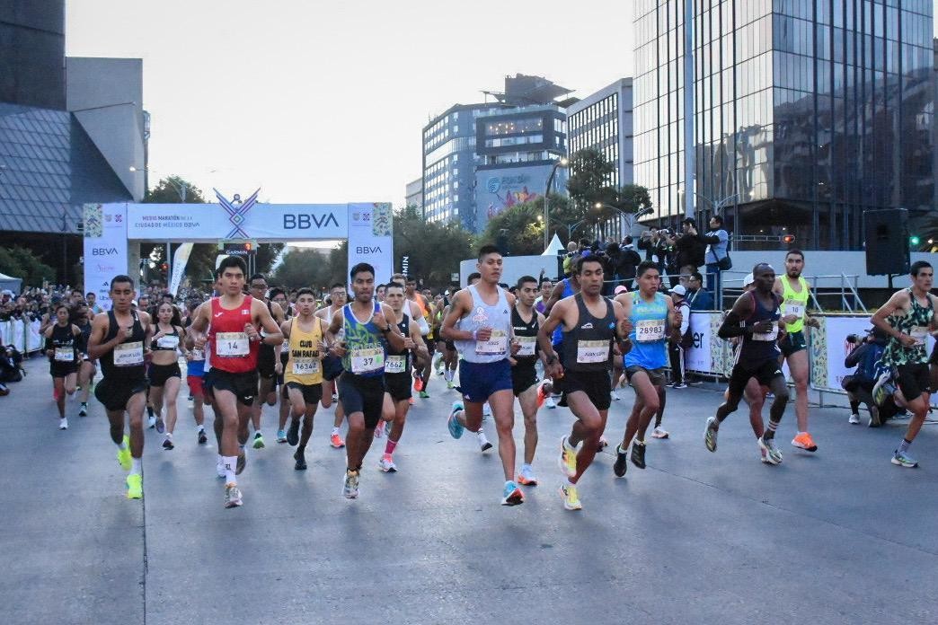 Medio Maraton CDMX.   Foto: @21KCDMX