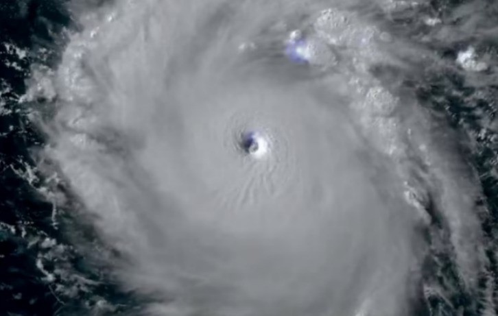 Mira satelital desde el espacio sobre el paso del huracán 'Beryl' en el caribe. Foto: ABC.