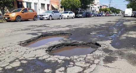 Edomex presenta el programa 'No más baches' con el chatbot 'MoviMex'