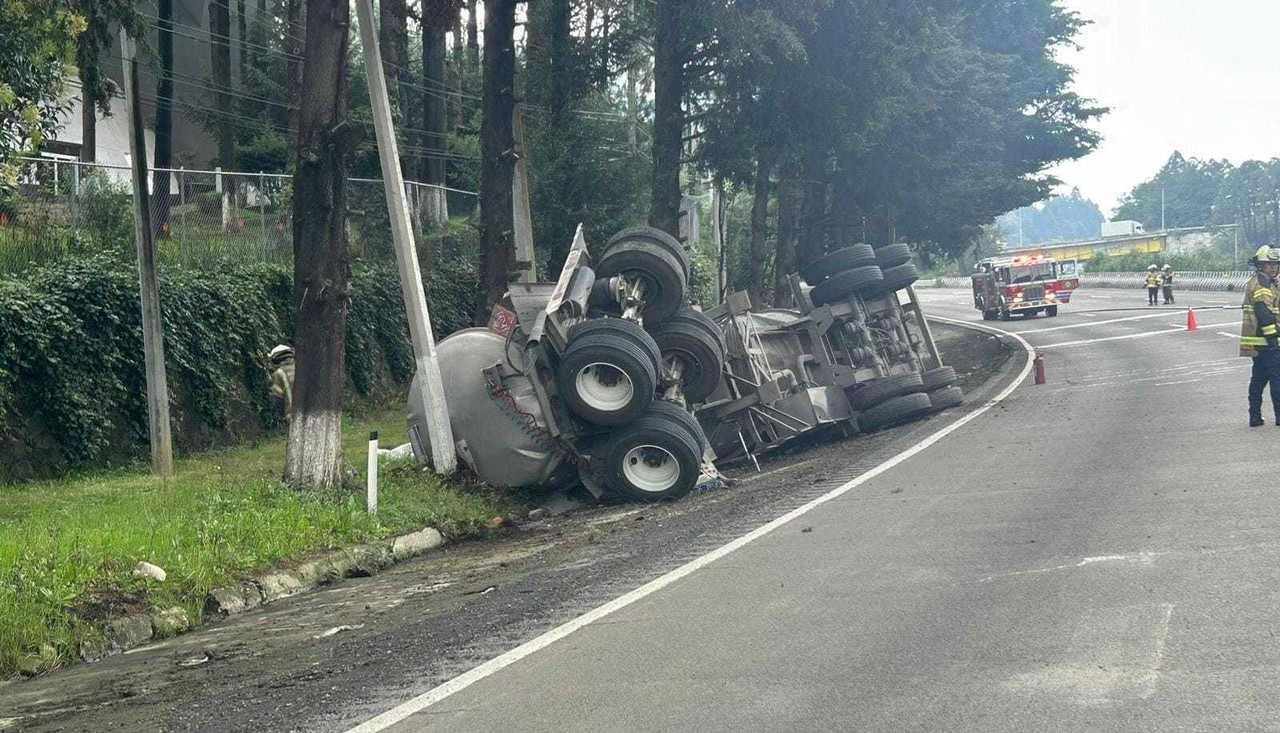 Accidente paraliza la México-Toluca hacia Lerma. Foto: @pciviledomex