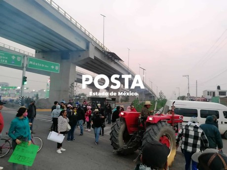 Pobladores de Tonanitla bloquean autopista al AIFA por límites territoriales