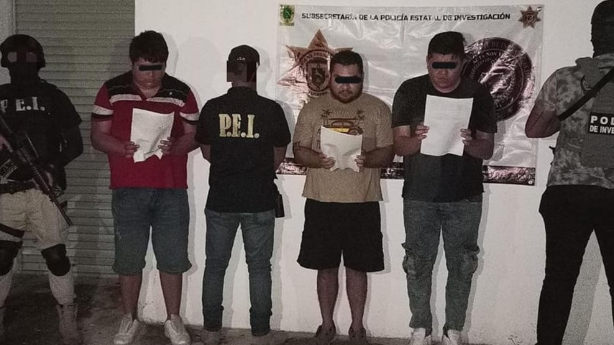 Los detenidos viajaban en un automóvil propiedad del padre de la víctima Foto: SSP