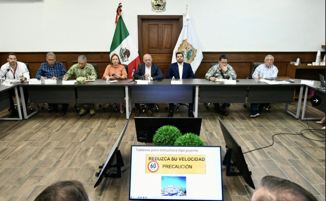 Autoridades municipales, estatales y federales en mesa de trabajo.Foto: SEGOB Coahuila