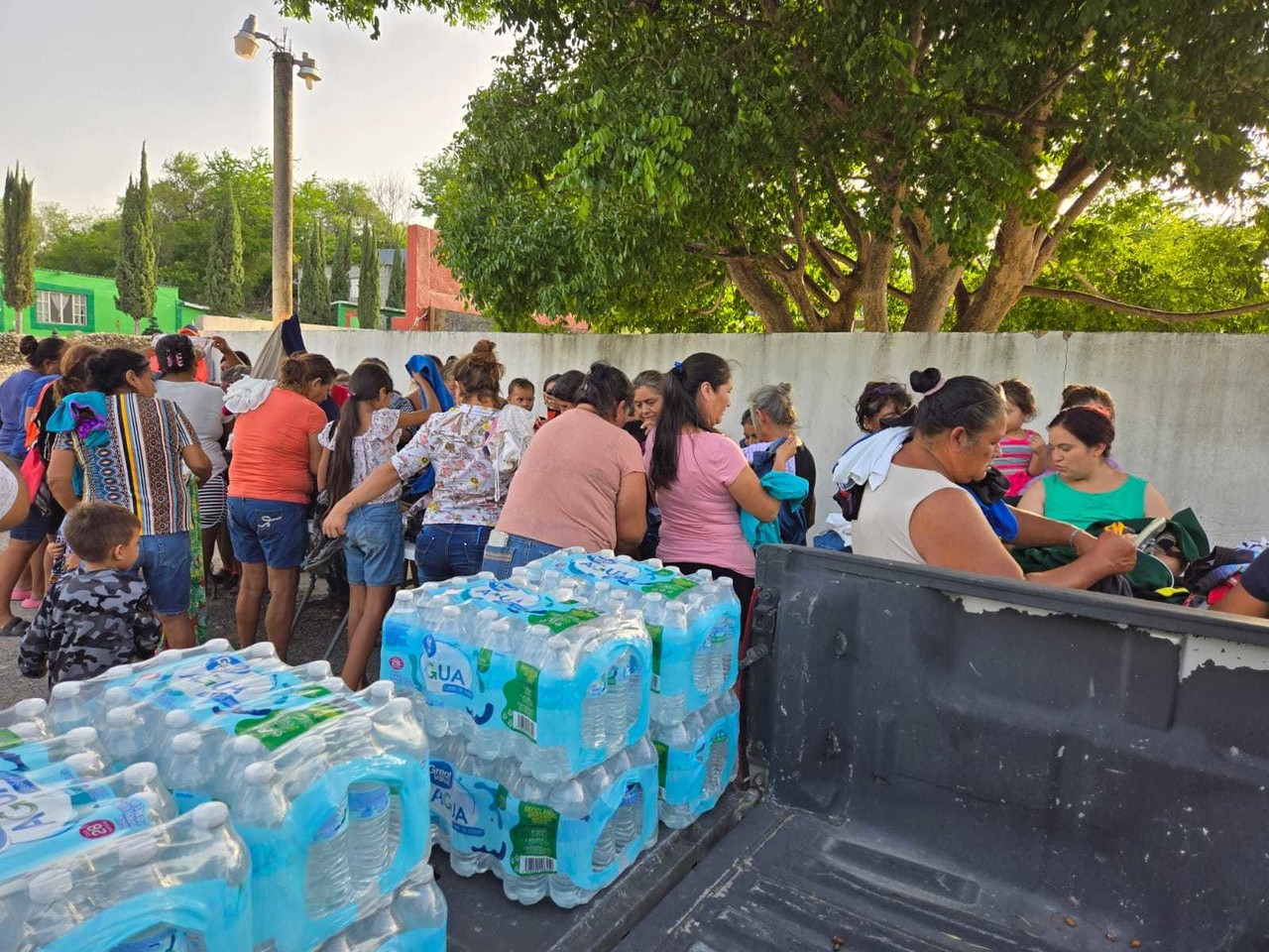 Ejidos vecinos dieron apoyo a los habitantes de Ejido Miraflores. Foto: Victoria Jiménez