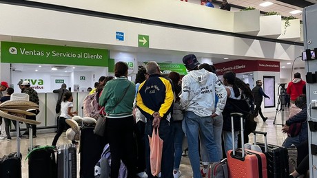 ¡Para llorar! Historias de viajeros afectados por cancelación de vuelos en AICM
