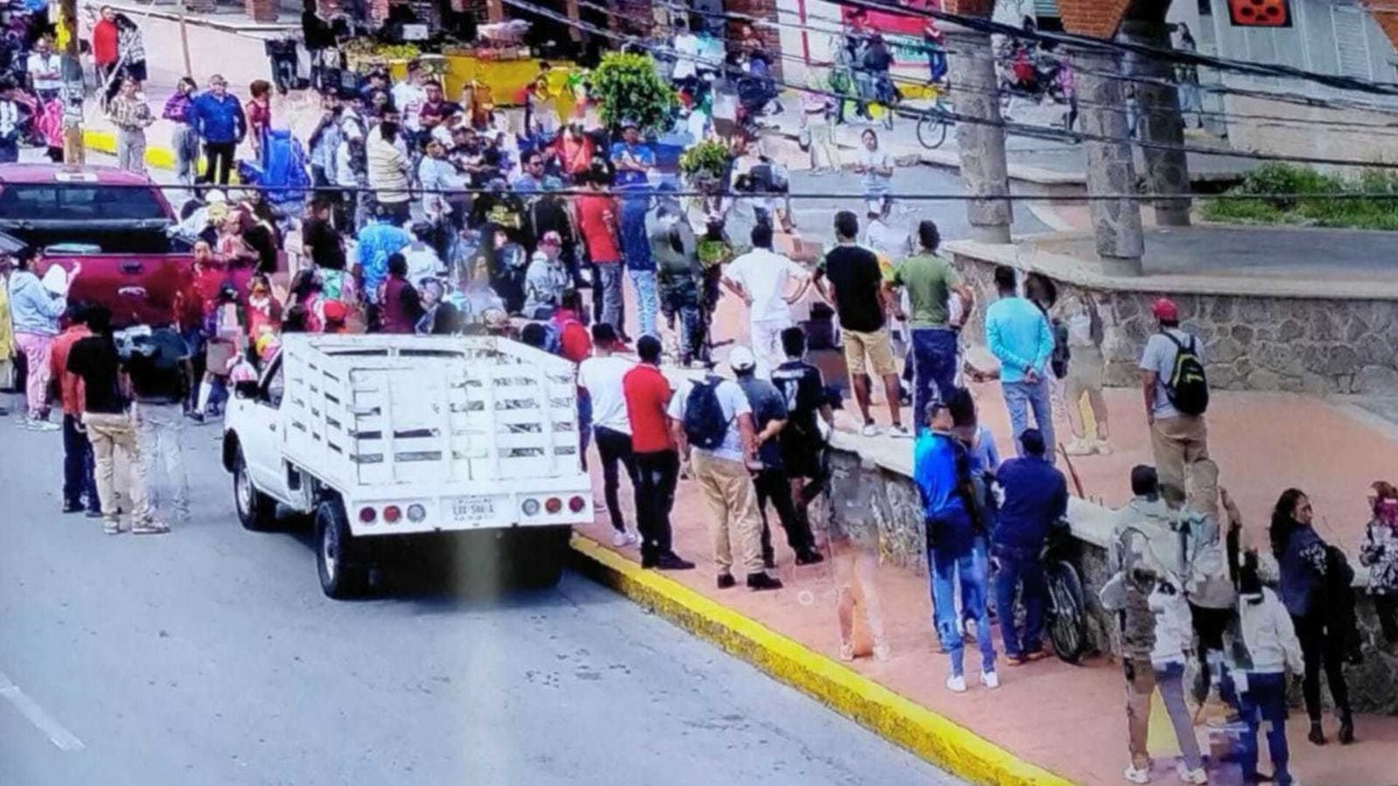 El hombre fue lapidado y golpeado hasta que perdió la vida, lo acusaron de violar a una mujer de entre 18 y 19 años. Foto: FB Quadratín Estado de México