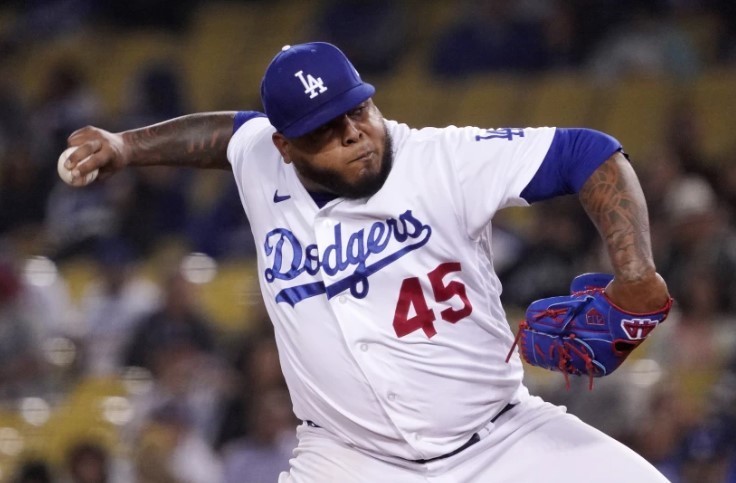 -El lanzador relevista de los Dodgers de Los Ángeles, Reyes Moronta murió en un acciente. (AP Foto/Mark J. Terrill, Archivo)