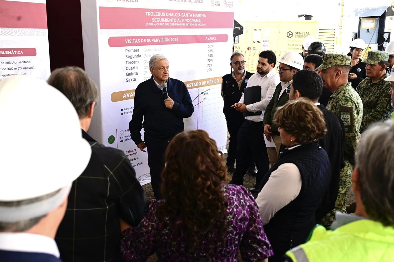 Durante el recorrido, se le informó al presidente López Obrador el avance que registran las tres obras en Edomex. Foto: Gob. de Edomex