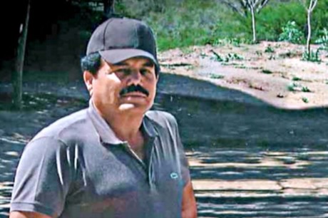 Se entregan Ismael 'El Mayo' Zambada y un hijo de 'El Chapo' en EU