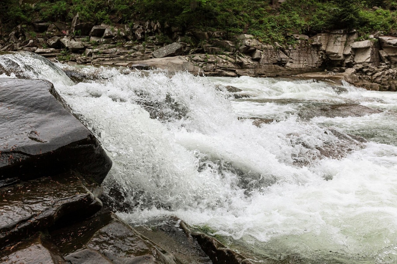 Imagen ilustrativa de un río. Foto: Freepik