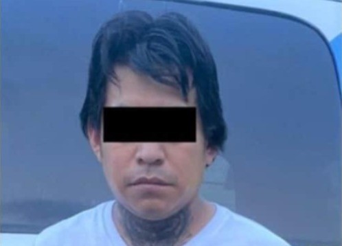 Leyver Manuel 'H' después de ser detenido por los policías municipales. Foto: Policía de Monterrey.