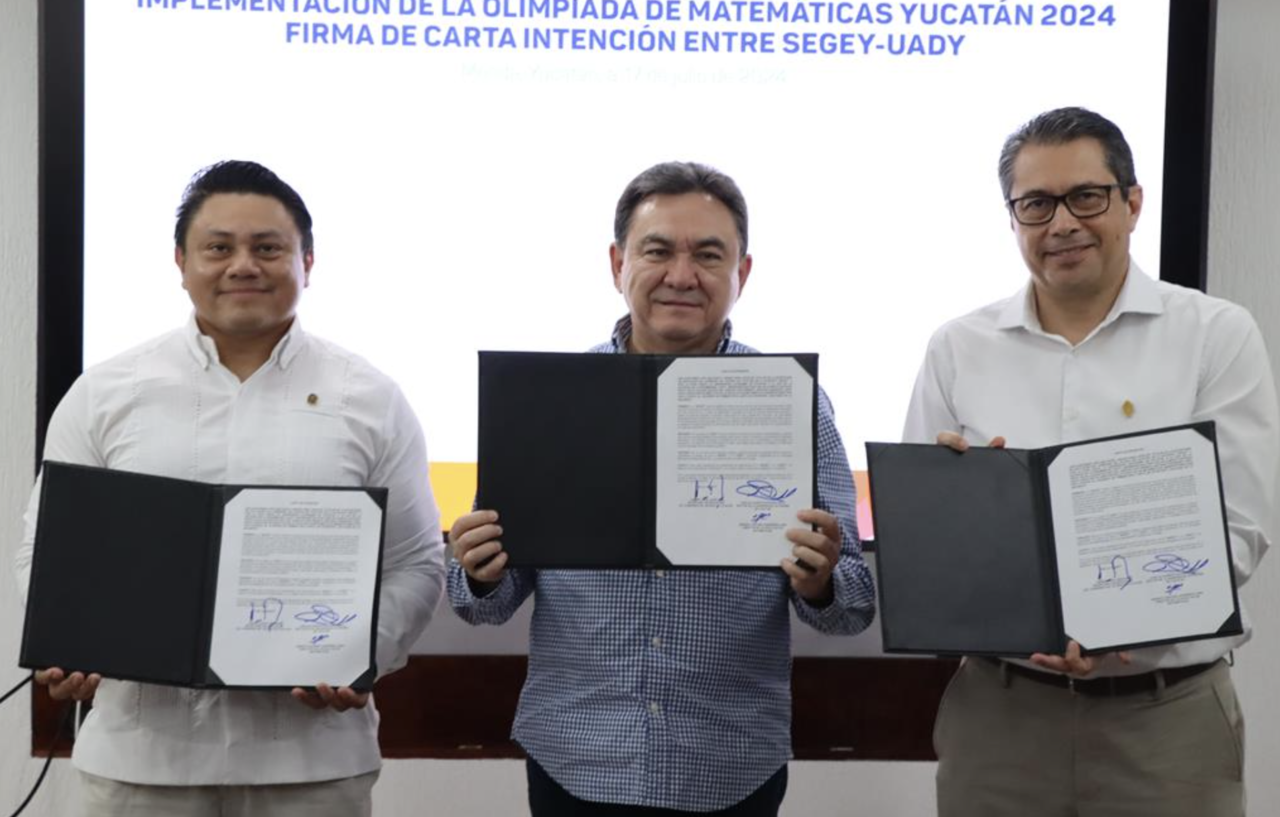 Las autoridades educativas firmaron un convenio con el objetivo de impulsar la creatividad y el ingenio entre los estudiantes de educación básica.- Foto de la Uady