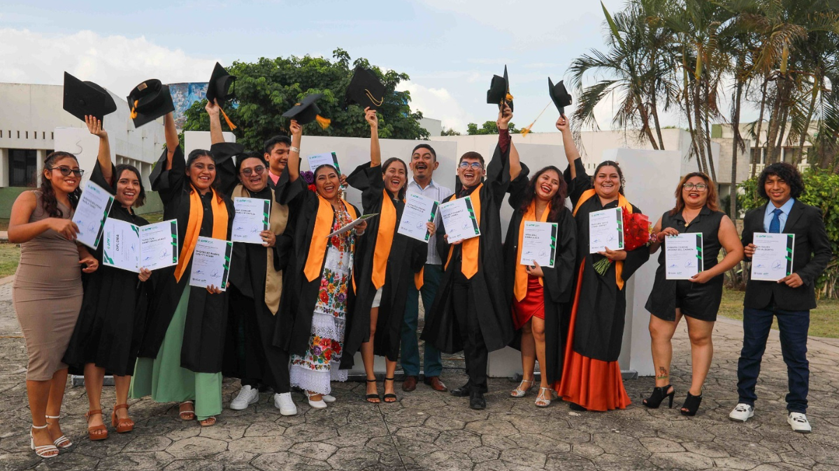 Con esta generación suman más de 14 mil hombres y mujeres egresados de la UTM en 25 años Foto: Cortesía