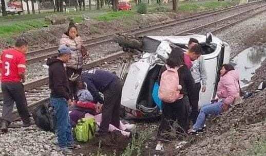 Heridos tras accidente vehicular en Toluca-Palmillas. Foto: RRSS