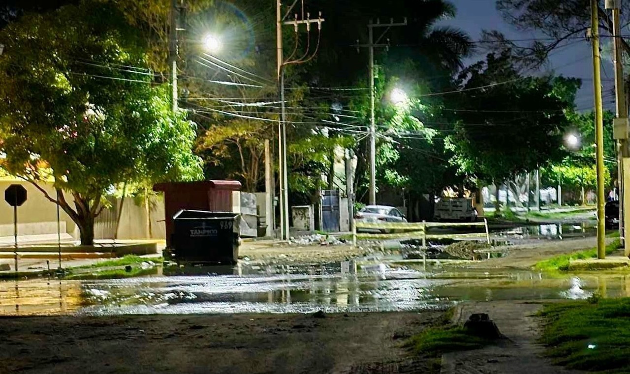 El gobierno de Ciudad Madero, le hizo un llamado a la Comapa Sur, para que se ponga a trabajar en la atención de las fugas de aguas negras que hay por toda la ciudad. Foto: Axel Hassel